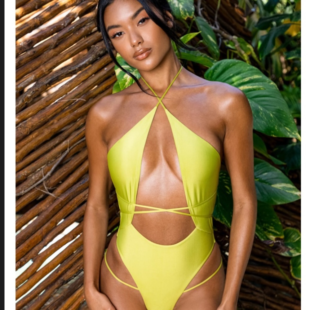 COPY - Green cheeky monokini super sexy! Small get it girl!